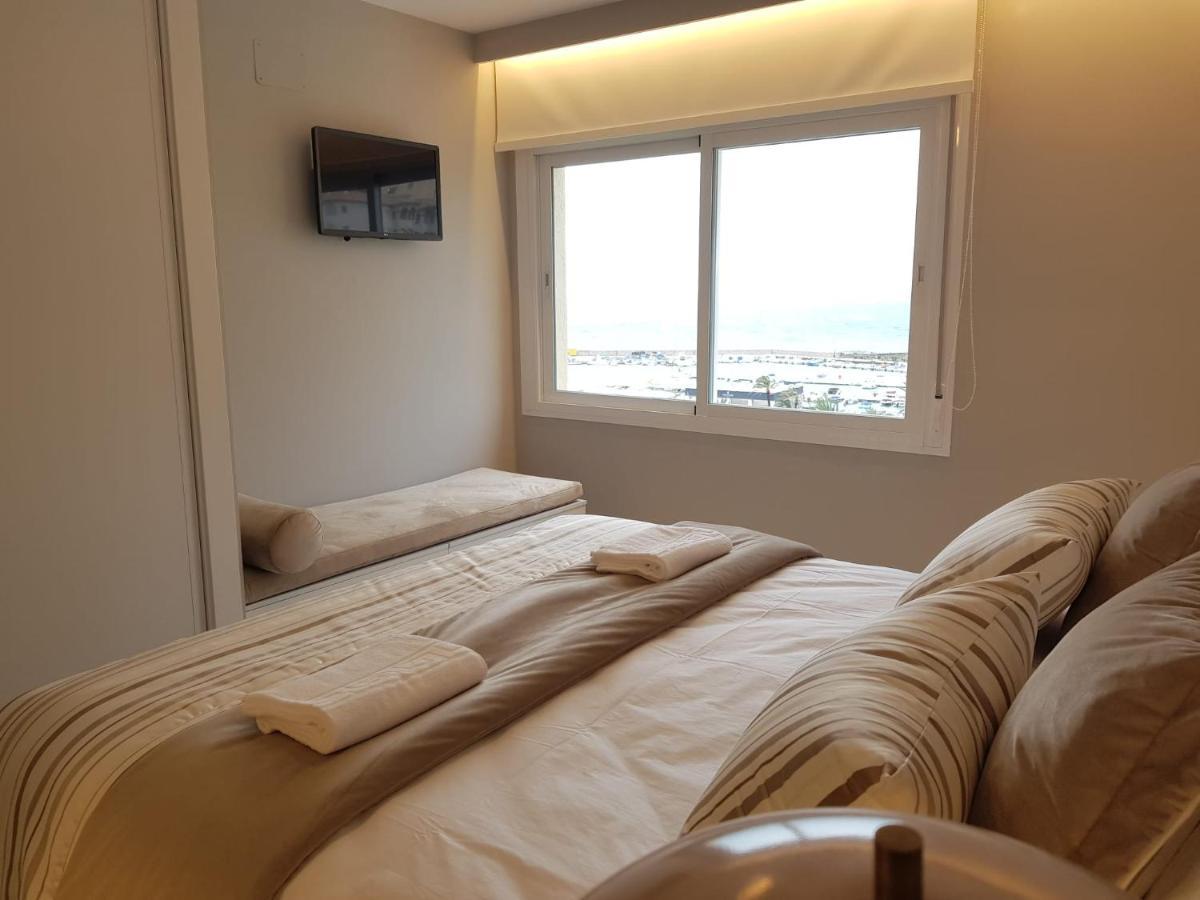 Fabulous Apartment In Front Of Sea & Marina With Incredible Views Estepona Esterno foto